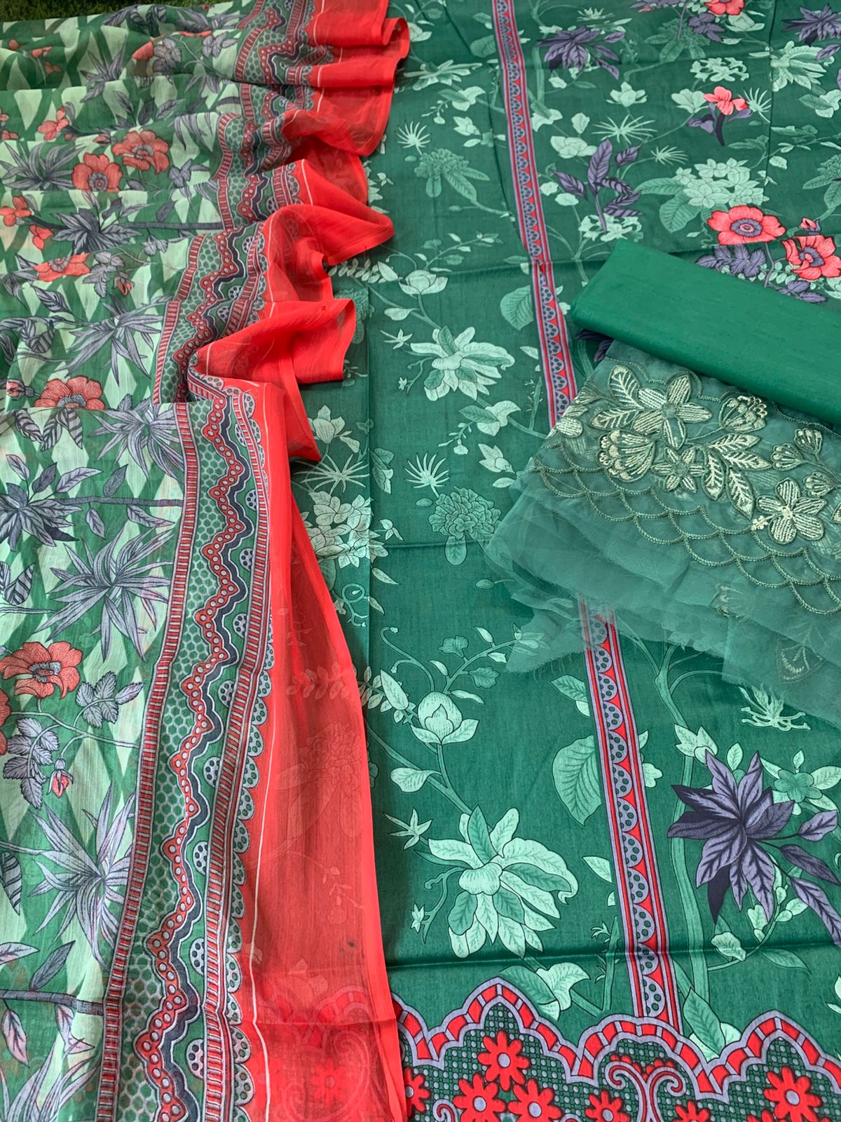 SOBIA NAZIR EMB LAWN 3PC