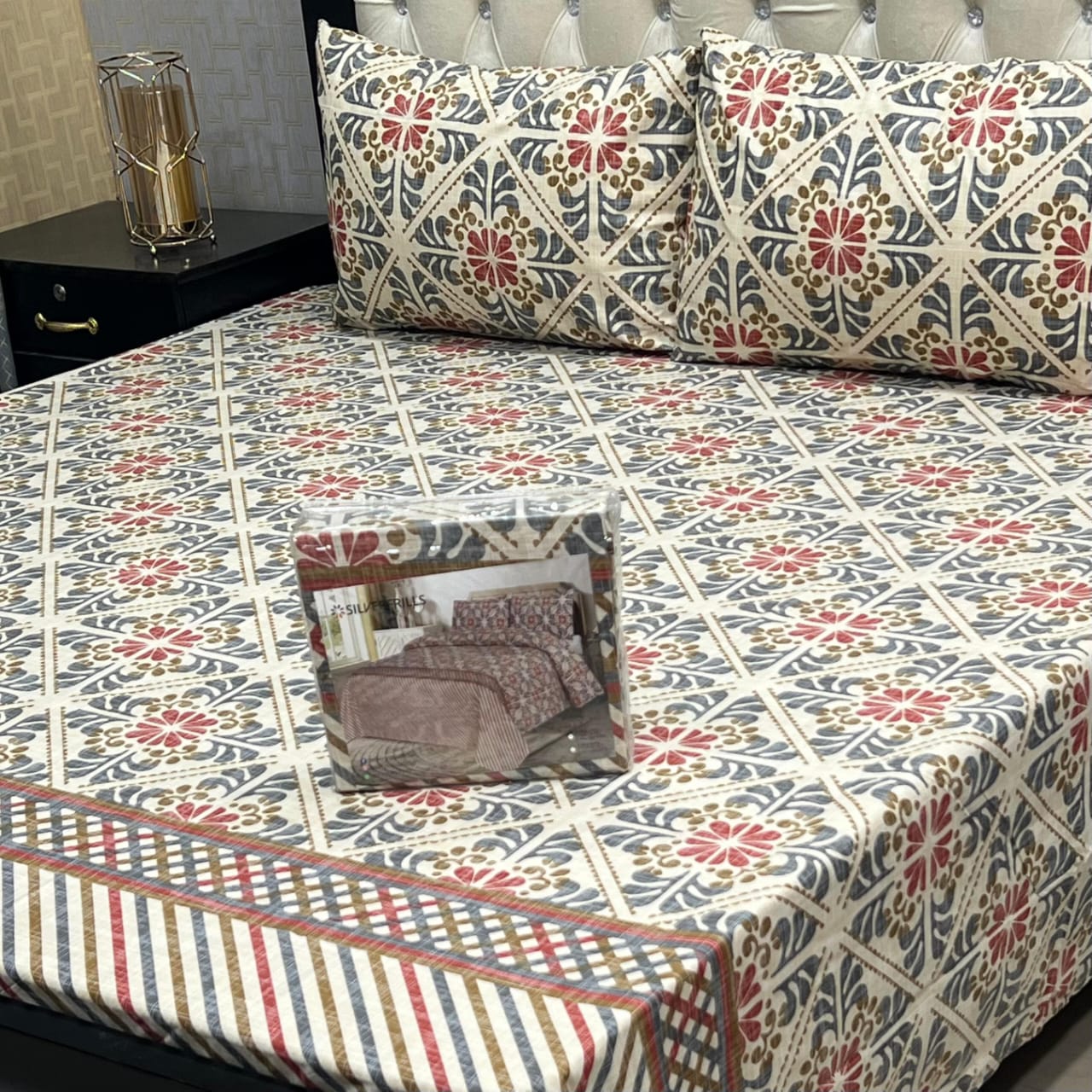 SILVER FRILL BED SET